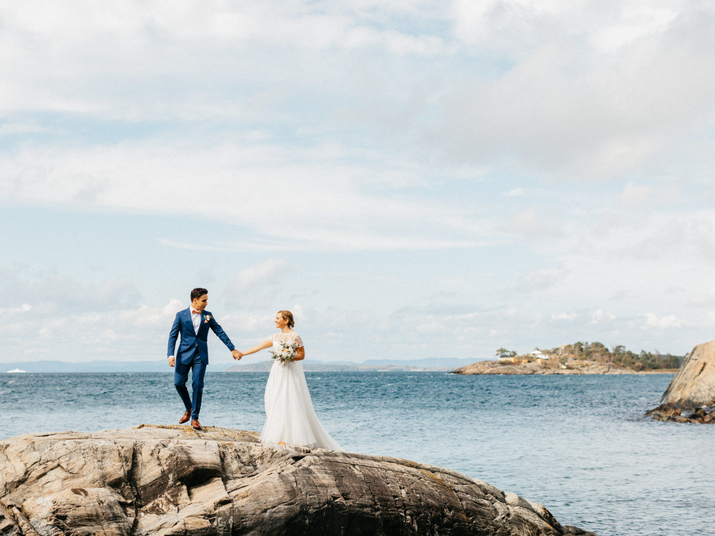 Fotograf-Eline-Jacobine-Bryllup-Støtvig-hotell-Larkollen-Rygge-Wedding-Norway-Eucalyptus-blomster-first-look-beach-wedding-36